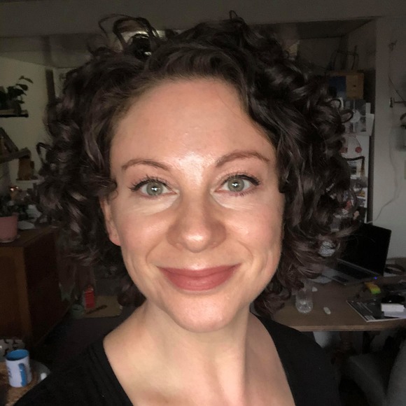 Meet your Posher, Arianna - Picture 1 of 1